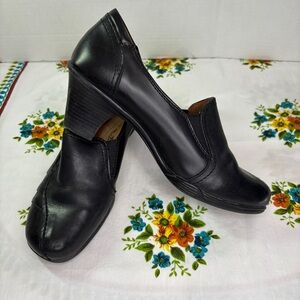 Earth Spirit Classics Women's Black Leather Slip on Heels